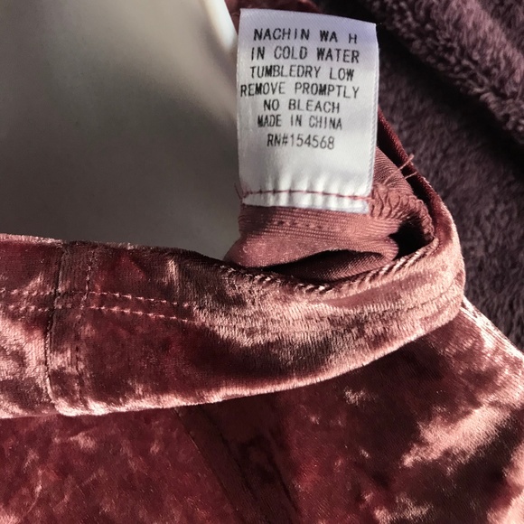 NWT Aliana | pink velvet top - Picture 5 of 8
